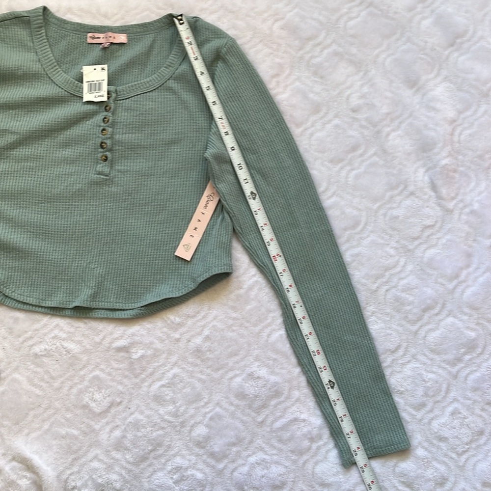 GRAVE FAME cropped long sleeve tee with buttons, junior size XL - Picture 4 of 5